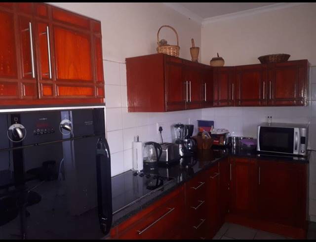 4 BEDROOM HOUSE TO LET IN PROTEA PARK